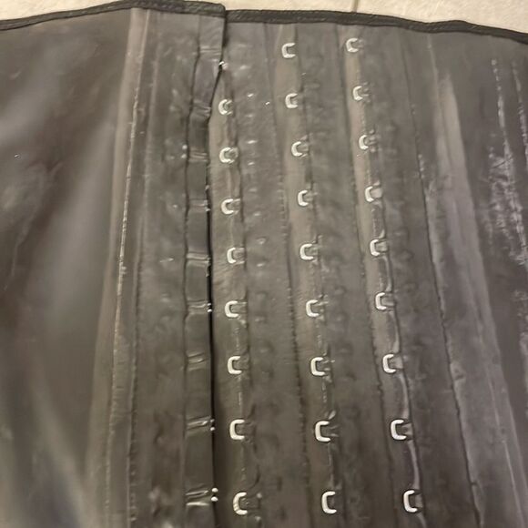 Ann Mitchell woman’s latex corset - Picture 4 of 13